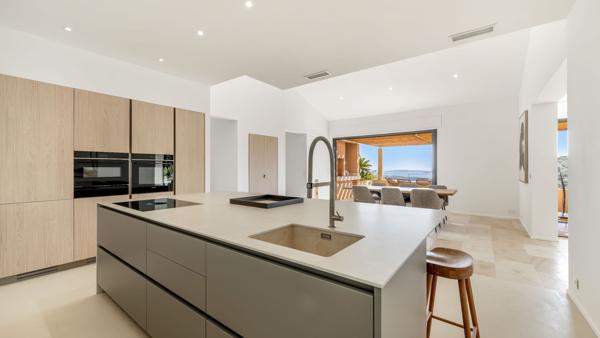 Vente Villa de luxe Grimaud 8 Pièces 360 m²