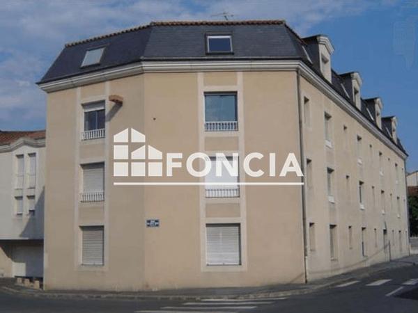 Location Studio meublé 26.37 m² - 8 RUE DU PETIT TOUR Poitiers 86000