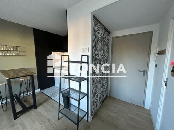 Location Studio meublé 26.37 m² - 8 RUE DU PETIT TOUR Poitiers 86000