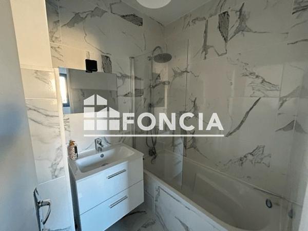 Location Studio meublé 26.37 m² - 8 RUE DU PETIT TOUR Poitiers 86000