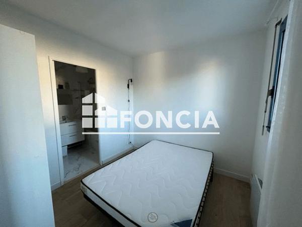 Location Studio meublé 26.37 m² - 8 RUE DU PETIT TOUR Poitiers 86000