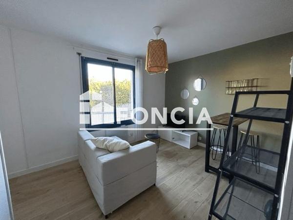 Location Studio meublé 26.37 m² - 8 RUE DU PETIT TOUR Poitiers 86000