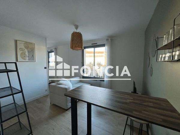 Location Studio meublé 26.37 m² - 8 RUE DU PETIT TOUR Poitiers 86000