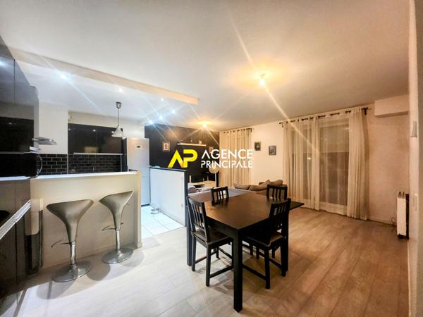 Appartement 4 pièces, 2 chambres avec balcon, cave et 2 parkings en centre ville d'ARGENTEUIL €245 000 ** - Référence 4339