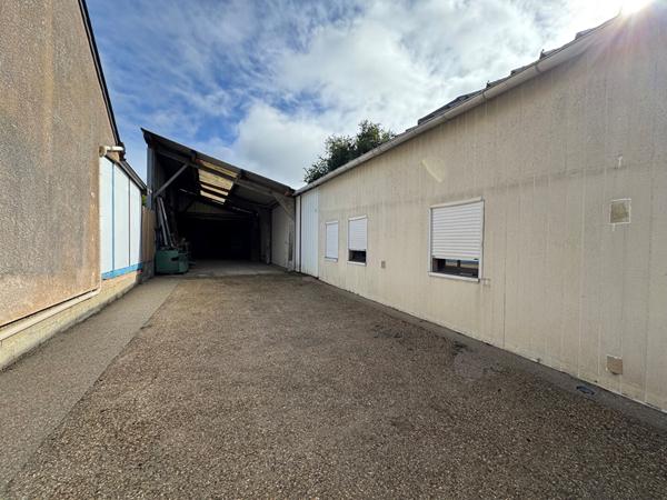A LOUER : ATELIER + BUREAU PLOEREN Zone d'Activité MANE COËTDIGO , Ploeren
