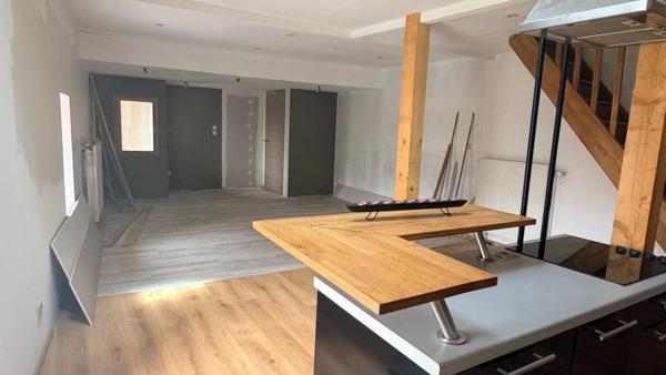 À vendre en exclusivité à Thonnelle (55600), immeuble de rapport à fort potentiel situé dans un environnement calme et recherché, à proximité de Montmédy, de la Belgique et du Luxembourg.