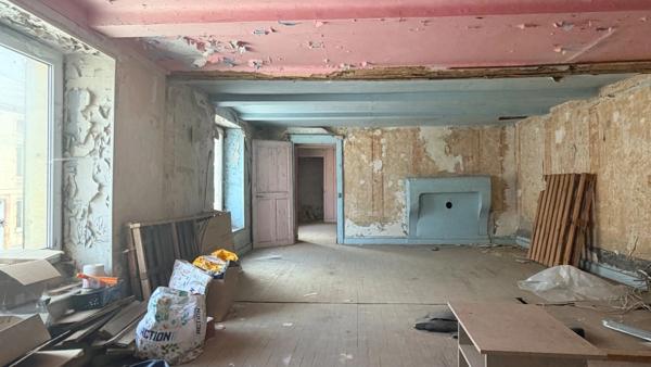 À vendre en exclusivité à Thonnelle (55600), immeuble de rapport à fort potentiel situé dans un environnement calme et recherché, à proximité de Montmédy, de la Belgique et du Luxembourg.