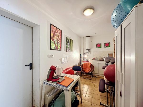 LOCAL COMMERCIAL 60M2 + PLACE STATIONNEMENT