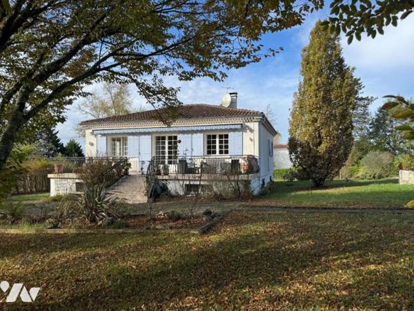 PROCHE CENTRE VILLE, HABITATION AVEC PISCINE