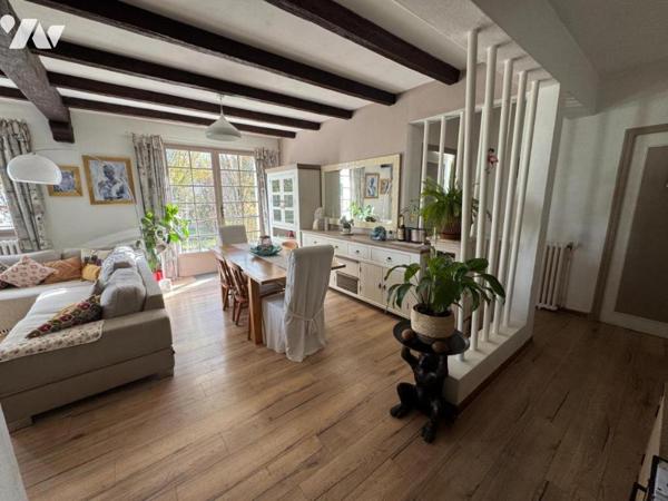 PROCHE CENTRE VILLE, HABITATION AVEC PISCINE