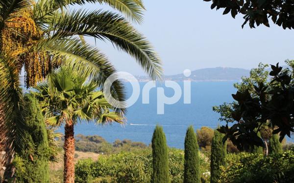 Maison à vendre    9 pièces •  Carqueiranne