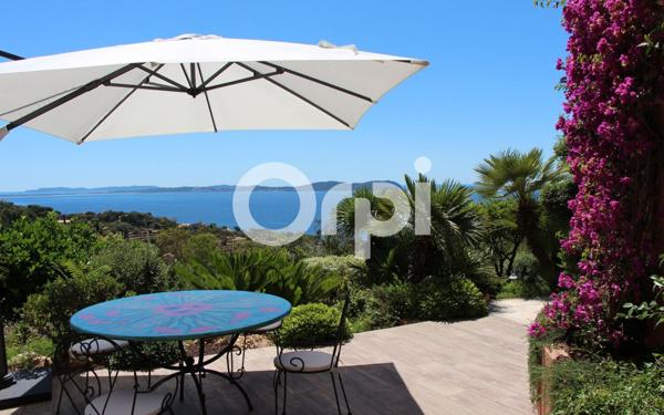 Maison à vendre    9 pièces •  Carqueiranne