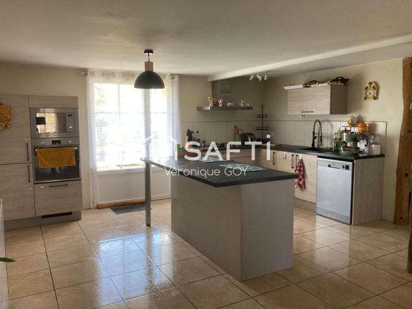 Maison ancienne entièrement rénovée piscine