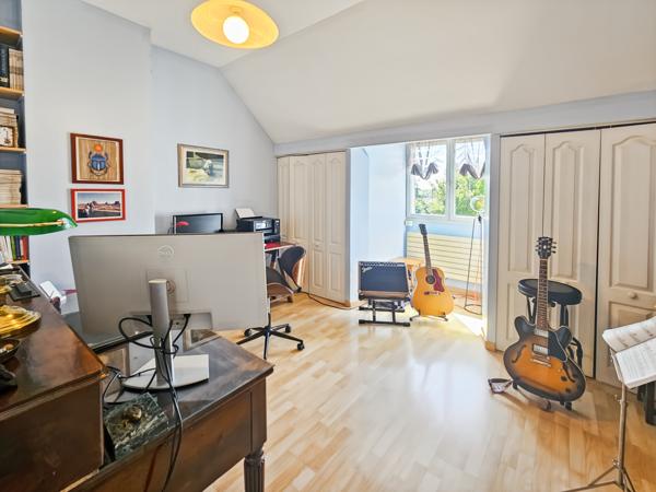 Conflans-Sainte-Honorine (78700) CENTRE VILLE Entre Seine, vieux village et transports RER A et SNCF à pied: l’équilibre parfait à Conflans