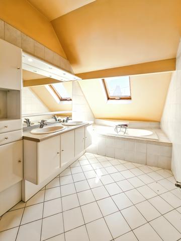 Conflans-Sainte-Honorine (78700) CENTRE VILLE Entre Seine, vieux village et transports RER A et SNCF à pied: l’équilibre parfait à Conflans