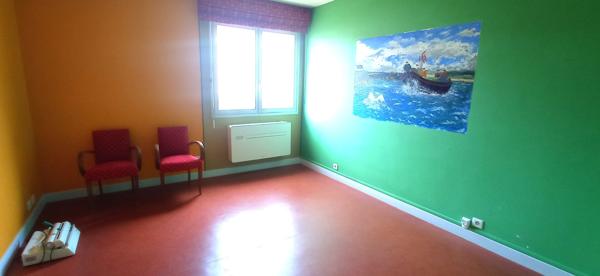 VENTE APPARTEMENT F4 AVEC GARAGE ET PARKING PRIVATIF !!! CENTRE VILLE MONTLUCON Montluçon
