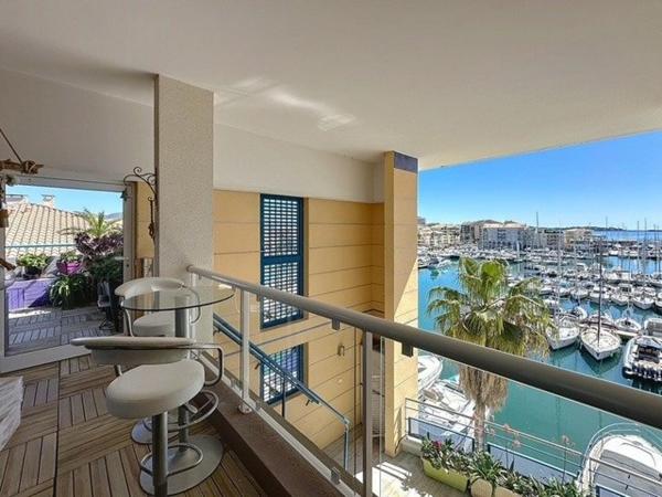 DERNIER ETAGE VUE MER TERRASSE GARAGE DOUBLE