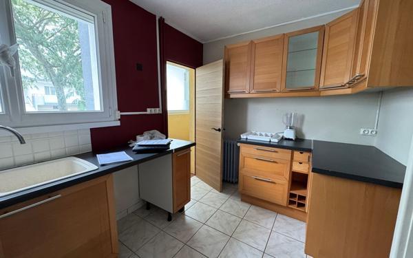 Appartement à louer    3 pièces •  Saint-Jean-de-la-Ruelle