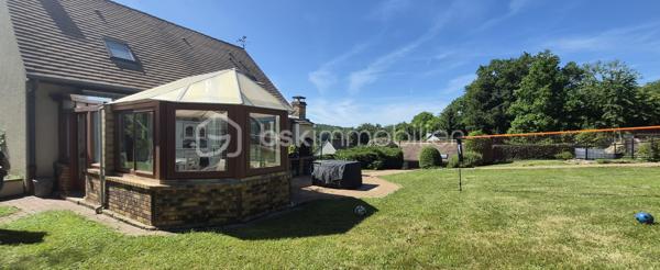 Découvrez cette charmante maison de 95 m²à Domptin 14 min de Chateau Thierry  construite en 1986, nichée dans un cadre paisible et verdoyant, à quelques minutes des commodités urbaines. Idéale pour une vie familiale, cette maison offre un cadre de vie tranquille avec une proximité urbaine.

Composée de 5 pièces, cette maison propose un bel agencement :
Au rez-de-chaussée :
-Belle pièce à vivre de quasiment 30m² avec une cheminée
- Cuisine ouverte et son entrée de 18.70m²
-Un bureau ou chambre d'ami de 8.60m²
-Une salle d'eau 
-Une toilette 
-Avec deux vérandas de chaque côté, dont une 23m² côté jardin

 A l'étage :
-Une suite parentale de 16m² avec une salle d'eau, dressing et clim
-Deux autres chambres de 9m² et 14m²
 
La maison dispose d'un sous-sol total, d'une cave, d'une pièce de réception, d'un toilette.

-Un grand extérieur de 2120m².
-Profitez également d'une piscine de 18m² pour vous détendre et vous rafraîchir durant les chaudes journées d'été avec pompe à chaleur.
-Un carport pouvant stationner 4 voitures 
-Un espace de 27m² pouvant être une salle de sport, un espace invité...choix multiples 

Double vitrage, volet roulant , cheminée, tout-à-l'égout.

Avec vue dégagée, le calme environnant vous apportera sérénité et confort.


Contactez Aurélie Tombette pour plus d'informations et une visite. Ne laissez pas passer cette opportunité exceptionnelle !