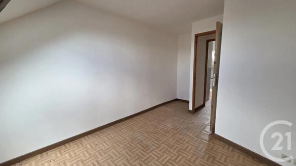 Immeuble à vendre  252 m 2   GUISE  - 02