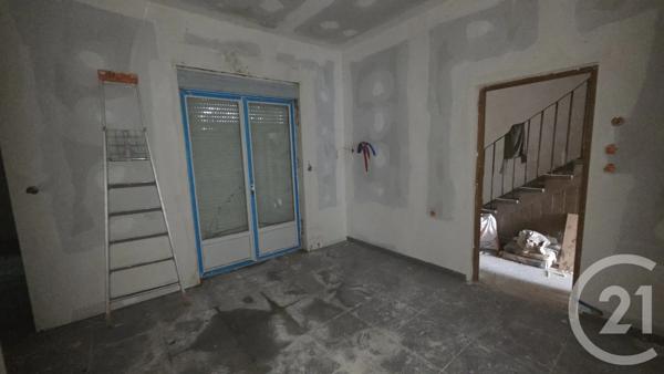 Immeuble à vendre  252 m 2   GUISE  - 02