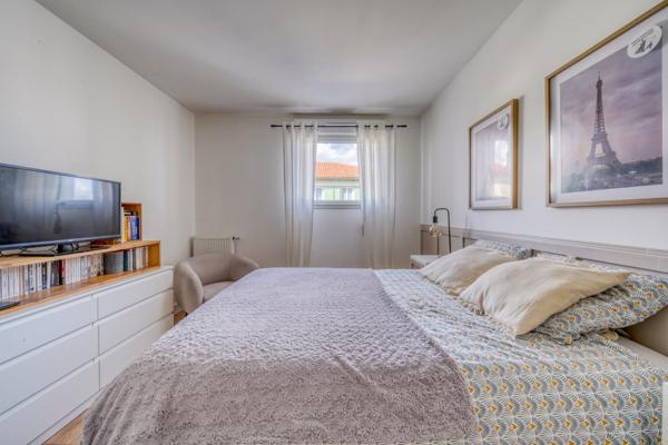 Bègles (33130) Appartement T2 de 49m2 avec balcon et parking