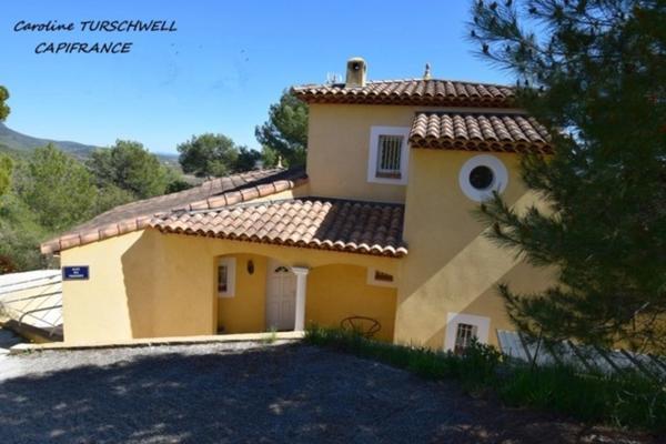 VAR (83) - GAREOULT - SUPERBE VILLA DE 7 PIECES AVEC PISCINE SUR 2000 M² AVEC APPARTEMENT 2 PIECES INDEPENDANT - VUE GRANDIOSE !!!