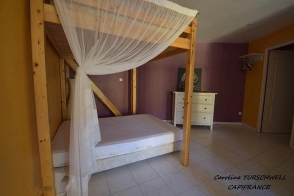 VAR (83) - GAREOULT - SUPERBE VILLA DE 7 PIECES AVEC PISCINE SUR 2000 M² AVEC APPARTEMENT 2 PIECES INDEPENDANT - VUE GRANDIOSE !!!