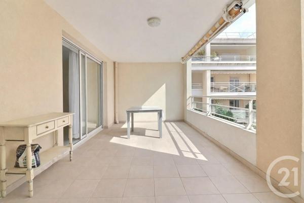 Appartement F4 à vendre  4 pièces - 105,69 m2 ST RAPHAEL - 83