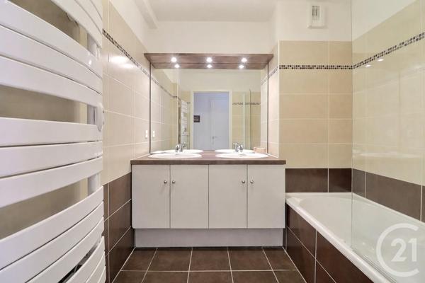 Appartement F4 à vendre  4 pièces - 105,69 m2 ST RAPHAEL - 83
