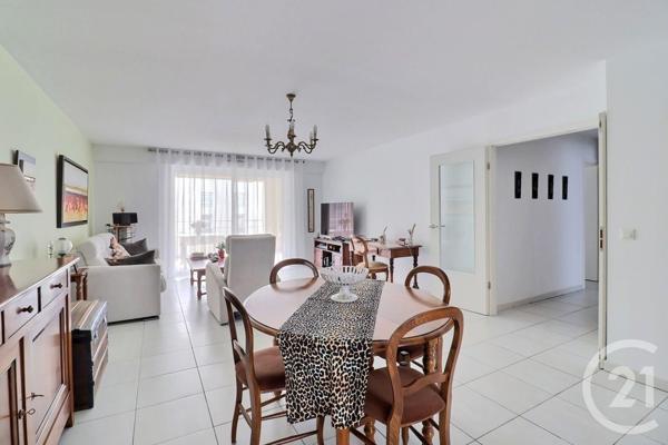 Appartement F4 à vendre  4 pièces - 105,69 m2 ST RAPHAEL - 83