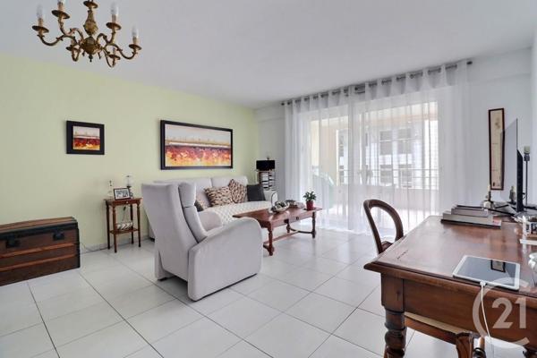 Appartement F4 à vendre  4 pièces - 105,69 m2 ST RAPHAEL - 83