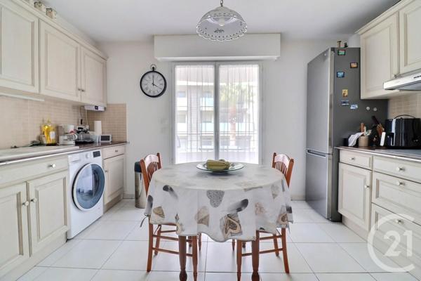 Appartement F4 à vendre  4 pièces - 105,69 m2 ST RAPHAEL - 83
