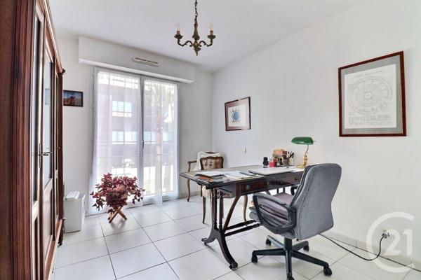 Appartement F4 à vendre  4 pièces - 105,69 m2 ST RAPHAEL - 83