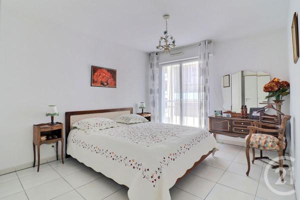 Appartement F4 à vendre  4 pièces - 105,69 m2 ST RAPHAEL - 83
