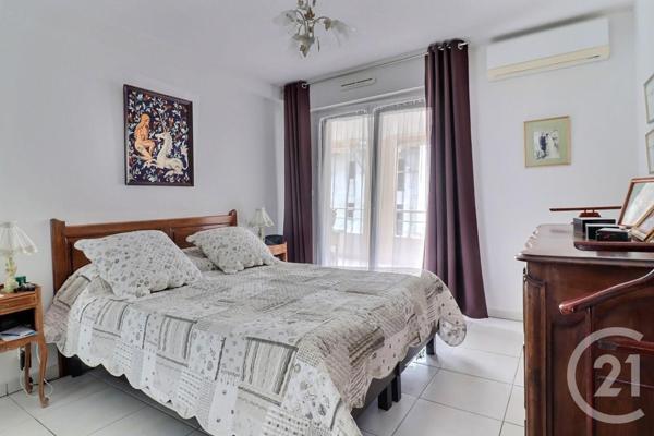 Appartement F4 à vendre  4 pièces - 105,69 m2 ST RAPHAEL - 83