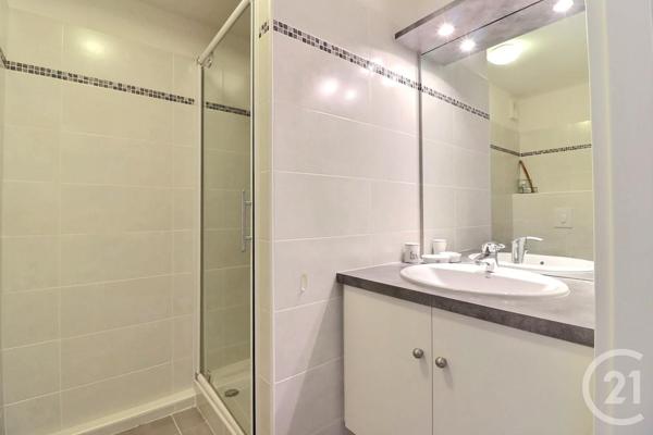 Appartement F4 à vendre  4 pièces - 105,69 m2 ST RAPHAEL - 83