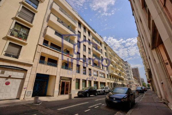 Appartement 2 pièces                                        - 69006 Lyon 6e  Arrondissement Réf : VA6244