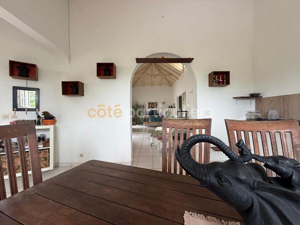 Vente
                Maison249 m² - 10 Pièces -
                    SAINT FRANCOIS (97118)