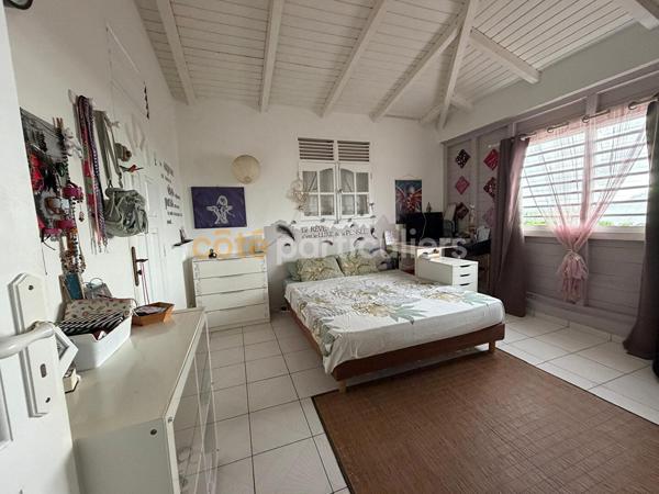 Vente
                Maison249 m² - 10 Pièces -
                    SAINT FRANCOIS (97118)