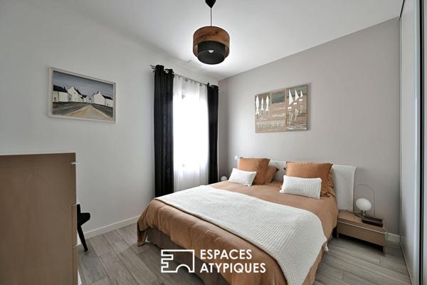Villa contemporaine de plain pied avec piscine et vue