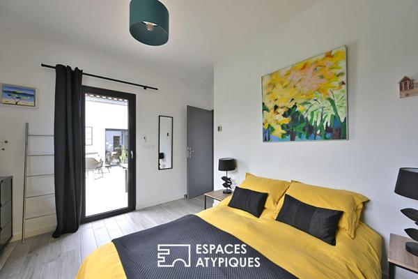 Villa contemporaine de plain pied avec piscine et vue
