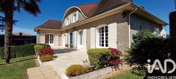 Maison à vendre 8 pièces 217 m² Château-Larcher