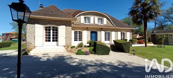 Maison à vendre 8 pièces 217 m² Château-Larcher
