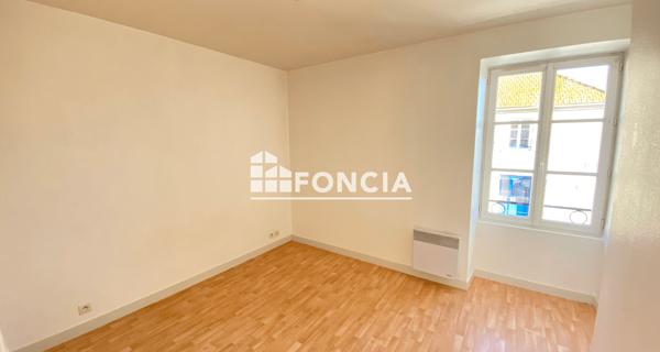 Location Appartement 3 pièces 60 m² - Rochefort 17300
