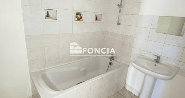Location Appartement 3 pièces 60 m² - Rochefort 17300