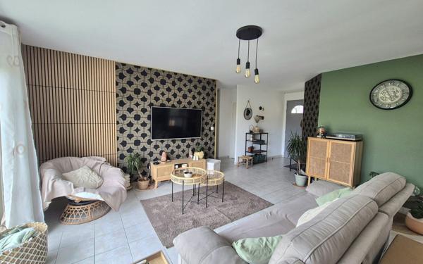 Maison à vendre    6 pièces •  Targon