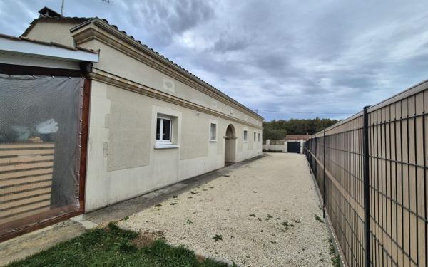 Maison à vendre    6 pièces •  Targon