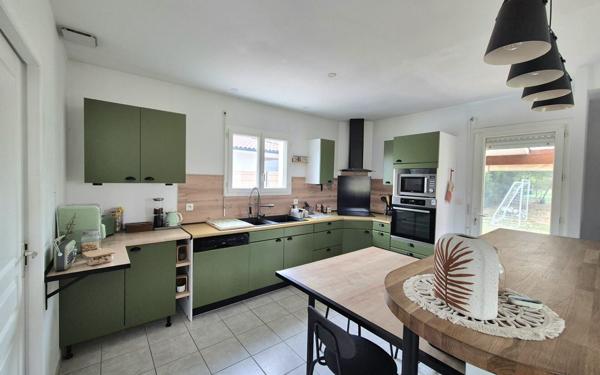 Maison à vendre    6 pièces •  Targon