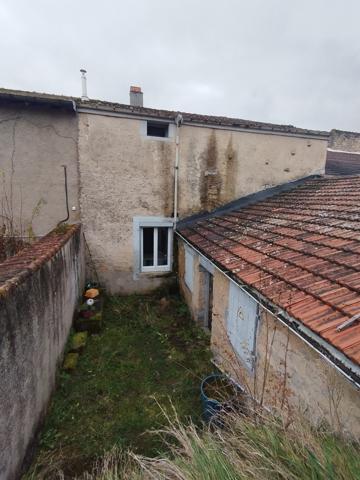 Maison à rénover située à VOISEY